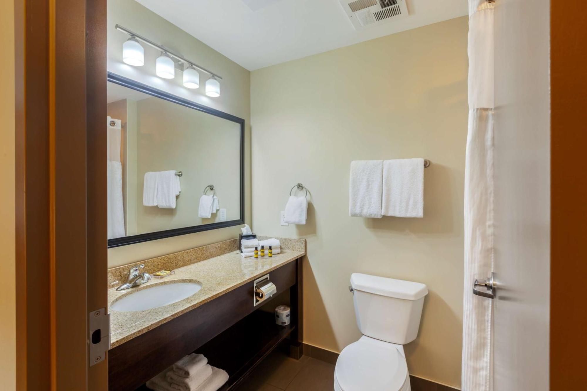 Best Western Plus Walkerton Hotel & Conference Centre Exterior foto